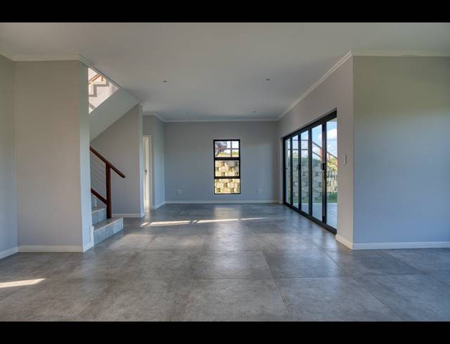 3 BEDROOM DUPLEX FOR SALE IN PALM LAKES ESTATE